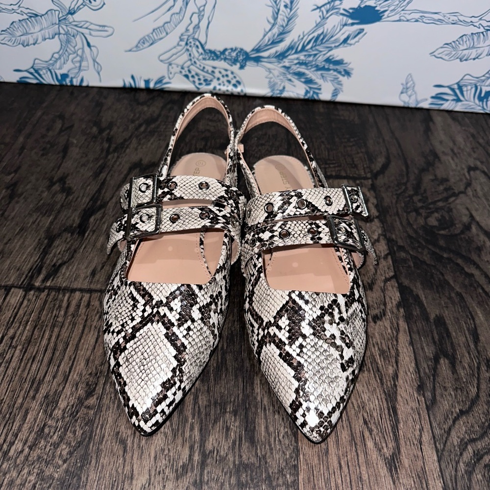 Chic Snakeskin Patterned Women's Flats